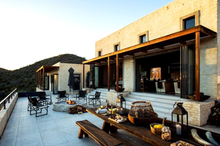 Luxury-Bush-Lodge-1.jpg